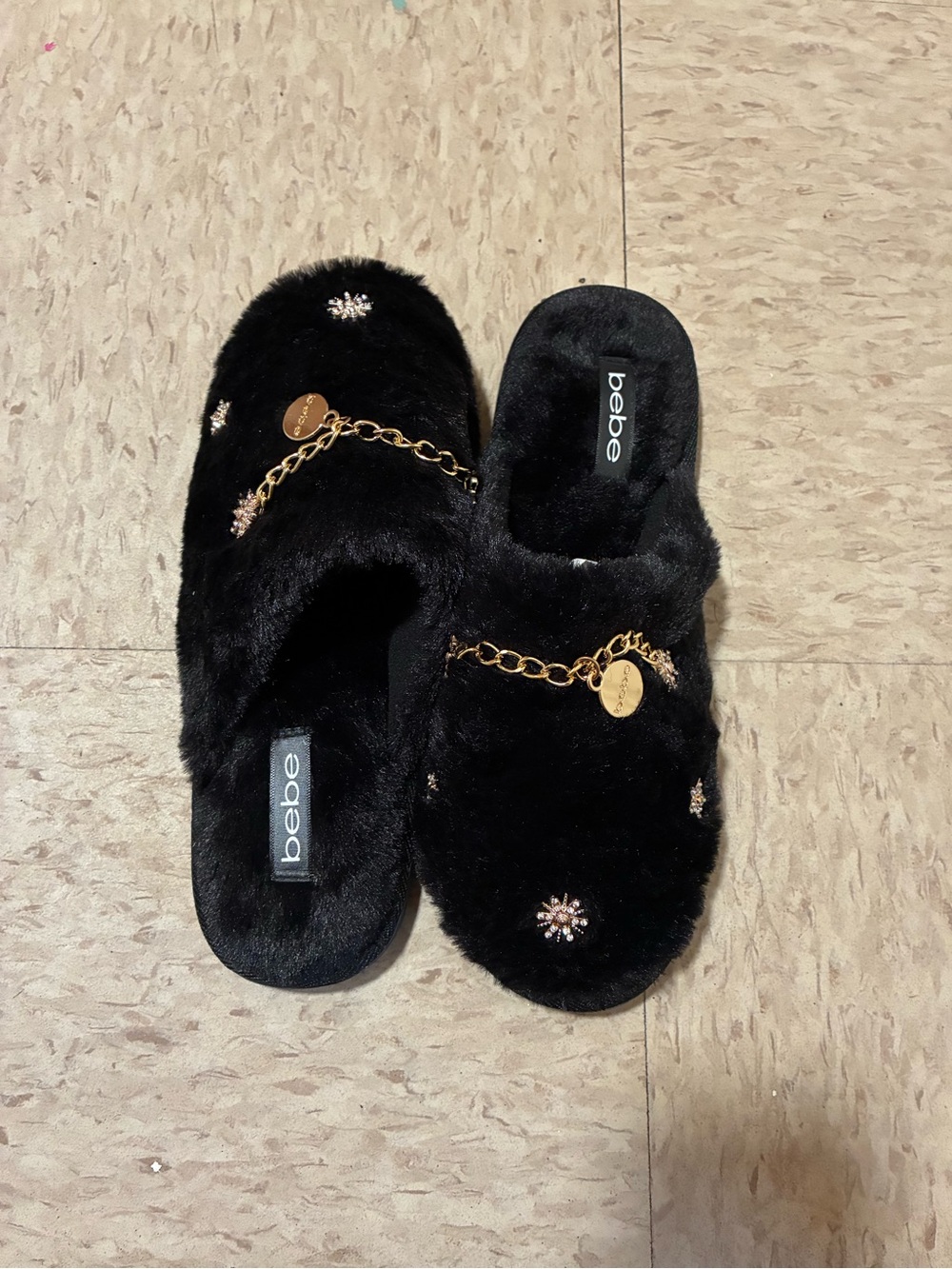 bebe Black Faux-Fur Slip-On Slippers with Gold Chain